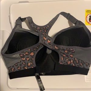 Victoria's Secret Intimates & Sleepwear - Victoria secret sports bra Victoria's Secret Intimates & Sleepwear - Victoria secret sports bra